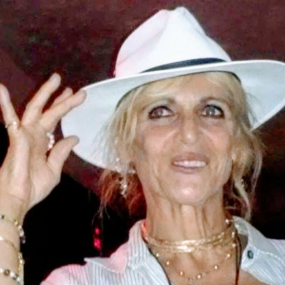 Meet your Posher, Melanie - Picture 2 of 3